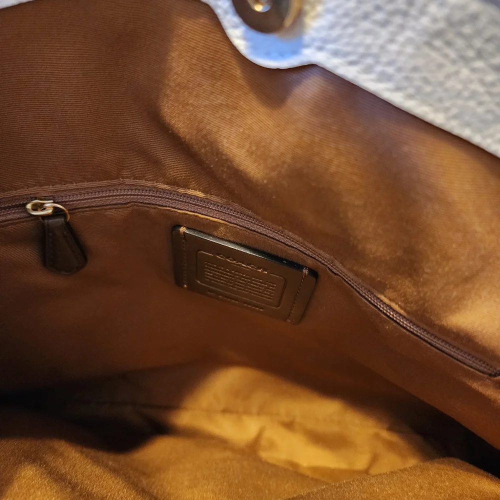 NWOT Coach Hallie Shoulder Bag Tote Pebble Leather White/Gold - Picture 8 of 16